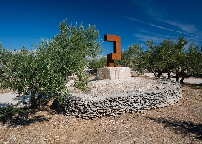 Olive Park House Brac