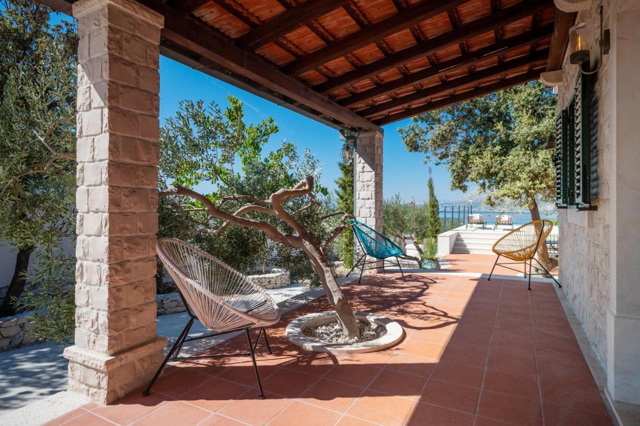 Olive Park House Brac *
