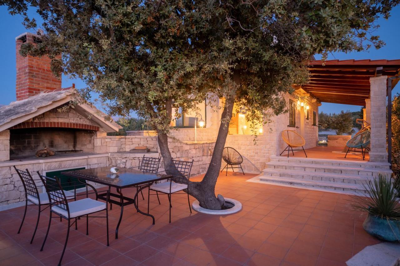 Olive Park House Brac